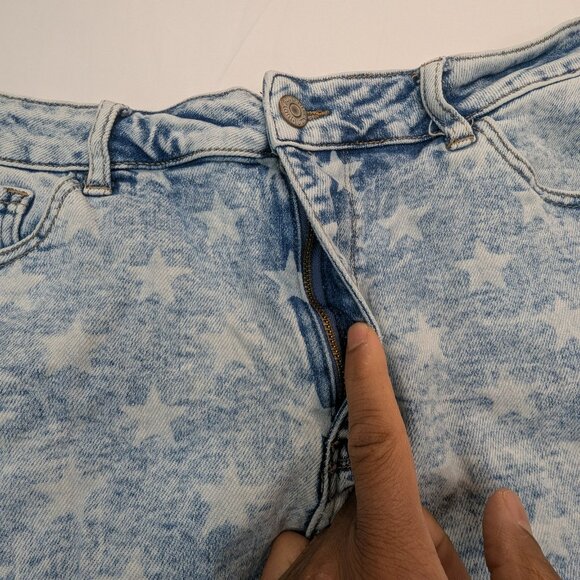 RARE Judy Blue Plus Size Star Print Mid Rise Shorts Size 3XL Blue - Picture 14 of 17